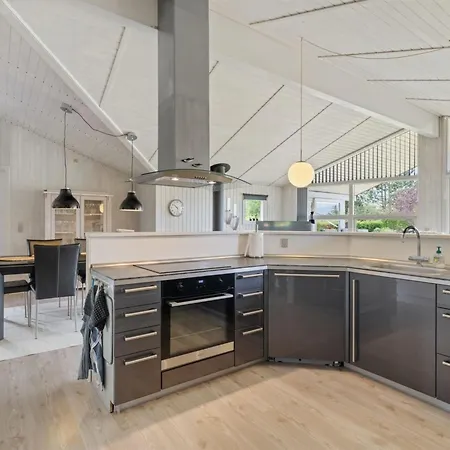 Frederikke - 875m From The Sea By Interhome